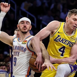 MK SPORTS-当年心气极高的年轻人，为什么如今在湖人连垃圾时间都打不明白？