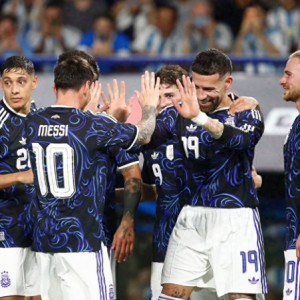 MK体育平台-5-0！阿根廷5连胜：梅西破门 主动让点球 38岁老将洒泪告别|莱昂内尔·梅西|尼古拉斯·奥塔门迪|赞比亚|阿尔瓦雷斯|阿尔马达_新浪体育_新浪新闻